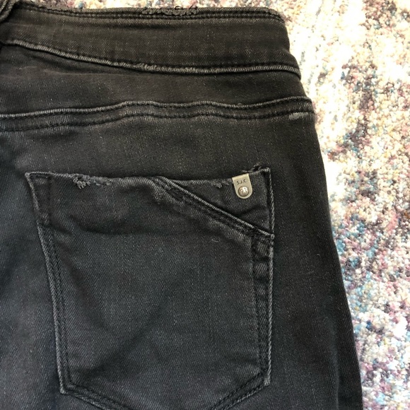 Distressed Silver jeans - Picture 1 of 3